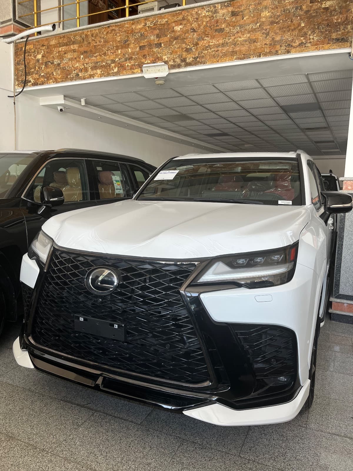 لکسوس LX700 Fsport