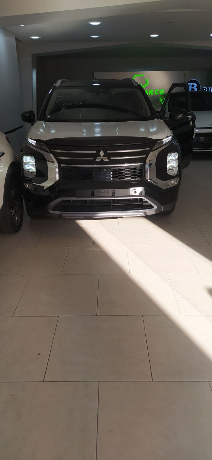 میتسوبیشی Mitsubish outlander h line prime edition