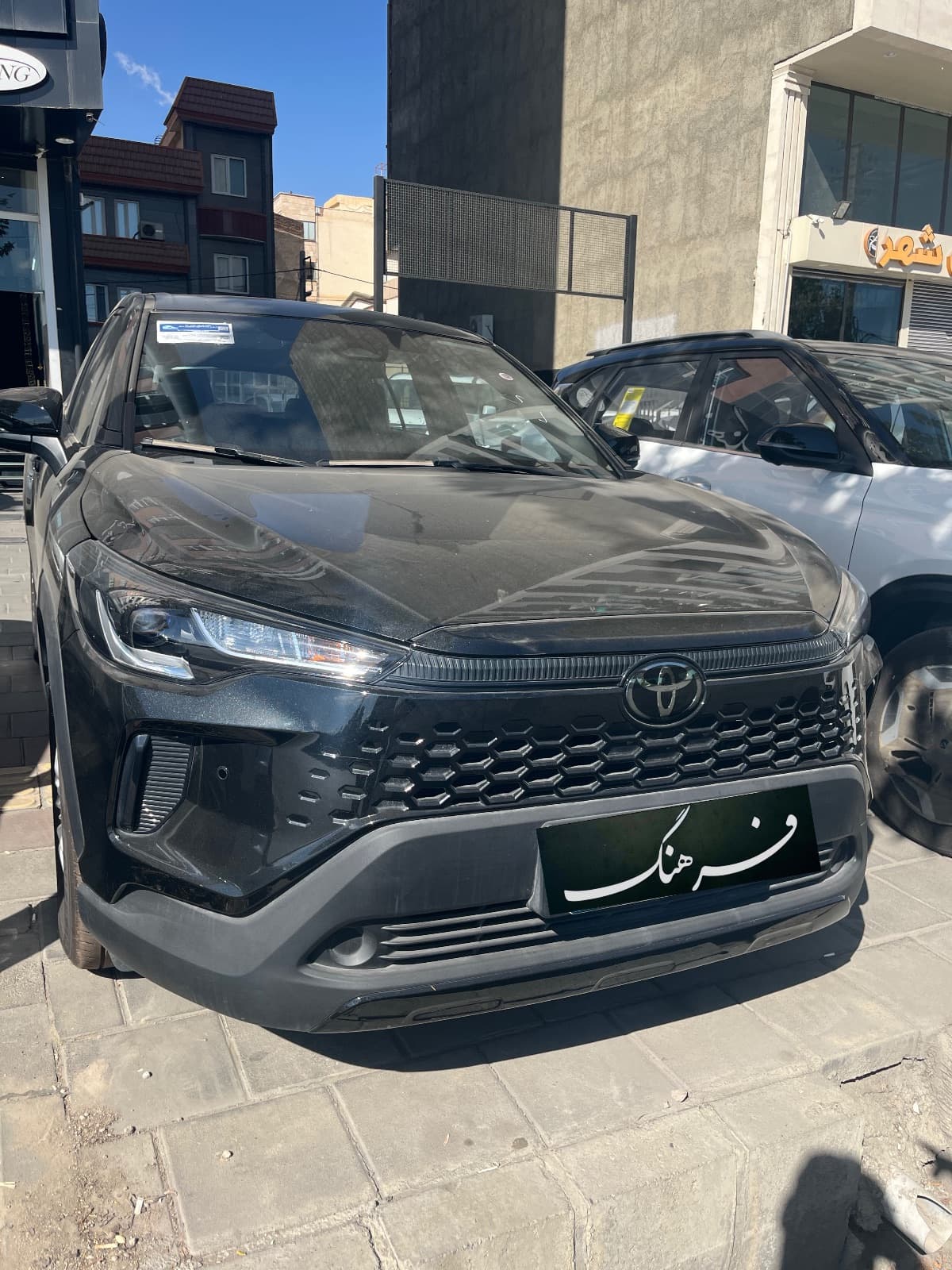 تویوتا کرولا کراس ۲۰۲۶ سفید صفر کیلومتر پلاک منطقه آزاد ماکو